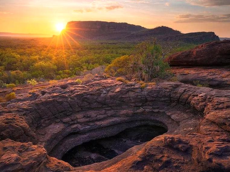 acenetworksllc | Sundown at Nawurlandja Lookout: Sunset Spectacle in Kakadu